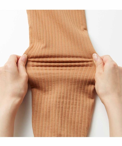 IEDIT（イディット）の「きちんと見えて伸びやかな　スタンドフリルが女性らしい吸汗速乾ブラウス（シャツ/ブラウス・レディース・キャメル/ホワイト/ネイビー・LARGE/XX-LARGE/SMALL/X-LARGE/MEDIUM）」の6枚目の写真