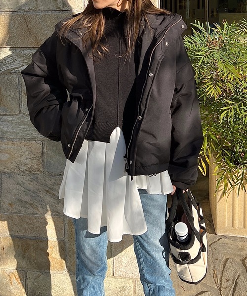 StyleSea（スタイルシー）の「スタンドカラー中綿ショートブルゾン（ダウンジャケット/コート・レディース・アイボリー/ベージュ/カーキ/ブラック・FREE）」の3枚目の写真