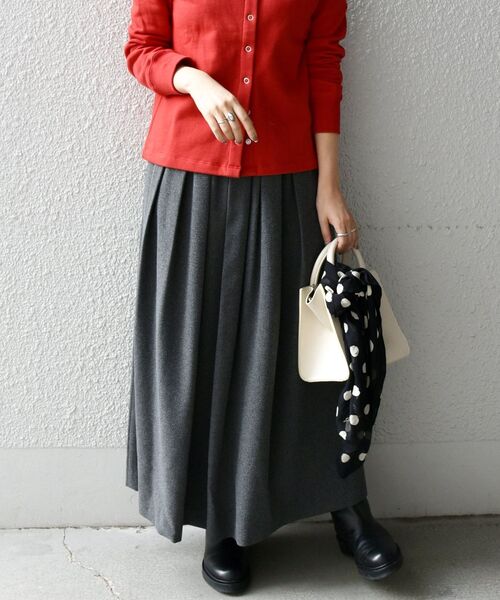 SHIPS any(シップス エニィ)の「SHIPS any:〈ウォッシャブル〉ウール ライク ランダム タック スカート◇(スカート・レディース・チャコールグレー/ブラウン/ピンク・38/36)」の2枚目の写真