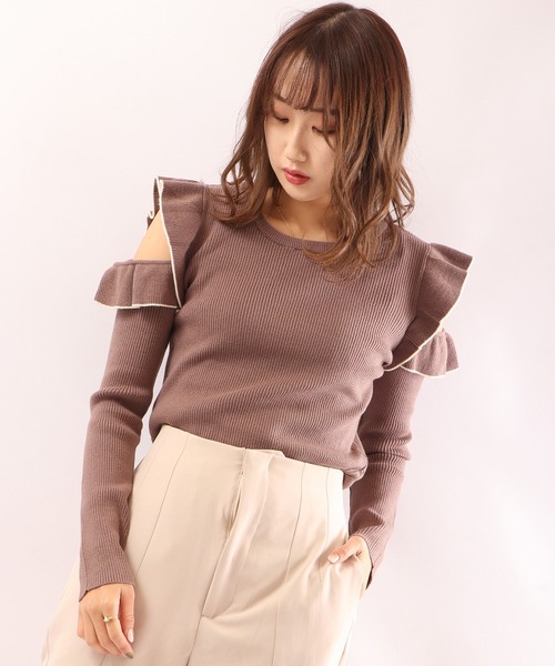 Brownie(ブラウニー)の「Brownie オープンフリルショルダーリブニット(ニット/セーター・レディース・パープル/アイボリー/グレイッシュベージュ・FREE)」の11枚目の写真
