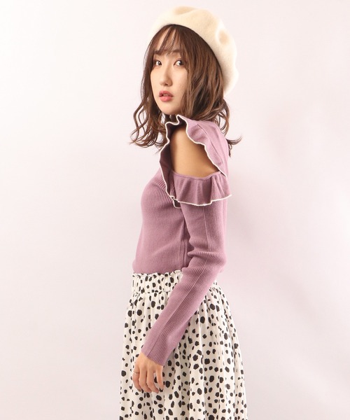 Brownie(ブラウニー)の「Brownie オープンフリルショルダーリブニット(ニット/セーター・レディース・パープル/アイボリー/グレイッシュベージュ・FREE)」の20枚目の写真