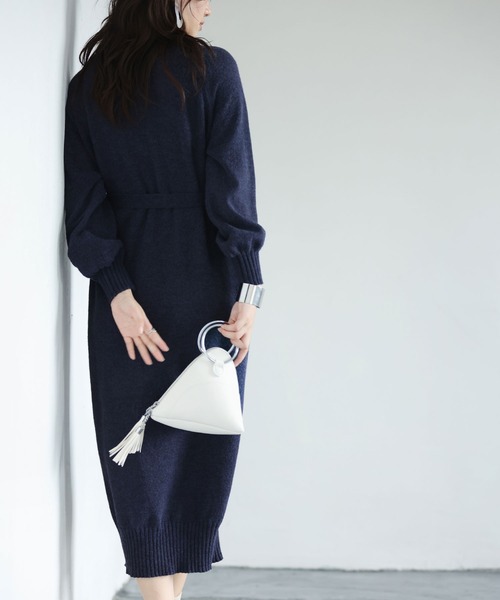 SAISON DE PAPILLON（セゾンドパピヨン）の「斜めボタンデザインハイネックコクーンニットワンピース（ワンピース・レディース・ネイビー/グレー/ベージュ・L/M）」の17枚目の写真