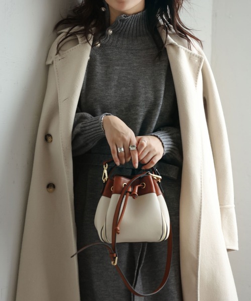 SAISON DE PAPILLON（セゾンドパピヨン）の「斜めボタンデザインハイネックコクーンニットワンピース（ワンピース・レディース・ネイビー/グレー/ベージュ・L/M）」の21枚目の写真