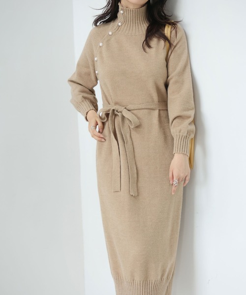 SAISON DE PAPILLON（セゾンドパピヨン）の「斜めボタンデザインハイネックコクーンニットワンピース（ワンピース・レディース・ネイビー/グレー/ベージュ・L/M）」の18枚目の写真