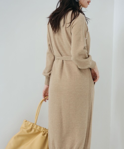 SAISON DE PAPILLON（セゾンドパピヨン）の「斜めボタンデザインハイネックコクーンニットワンピース（ワンピース・レディース・ネイビー/グレー/ベージュ・L/M）」の7枚目の写真