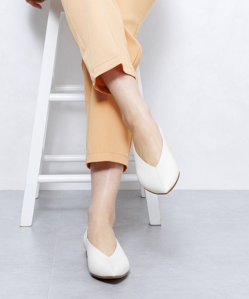 HIMIKO（ヒミコ）の「【Made in Japan】センターステッチポインテッドパンプス/621103（パンプス・レディース・ブラック/ピンク/アイボリー/ホワイト系その他2・22.5cm/23.5cm/24.5cm/23.0cm/24.0cm/25.0cm/25.5cm/22.0cm/26.0cm）」の2枚目の写真