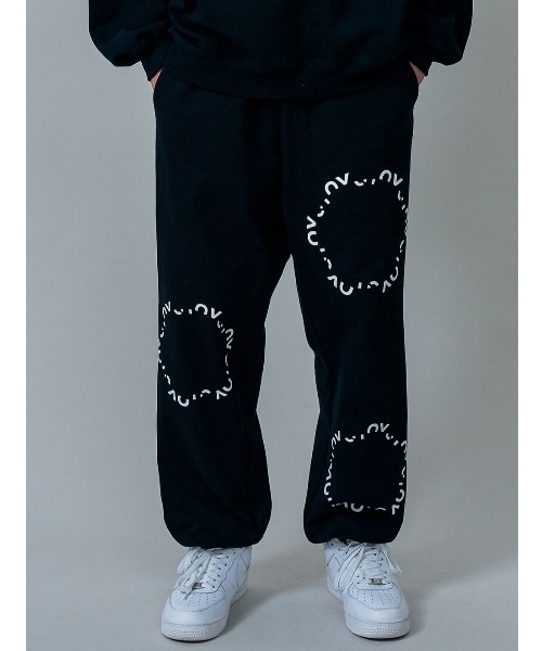 OY（オーワイ）の「『OY/オーワイ』ROUND LOGO JOGGER PANTS/ラウンドロゴジョガーパンツ（その他パンツ・メンズ・ホワイト/ブラック/グレー/グリーン・FREE）」の3枚目の写真