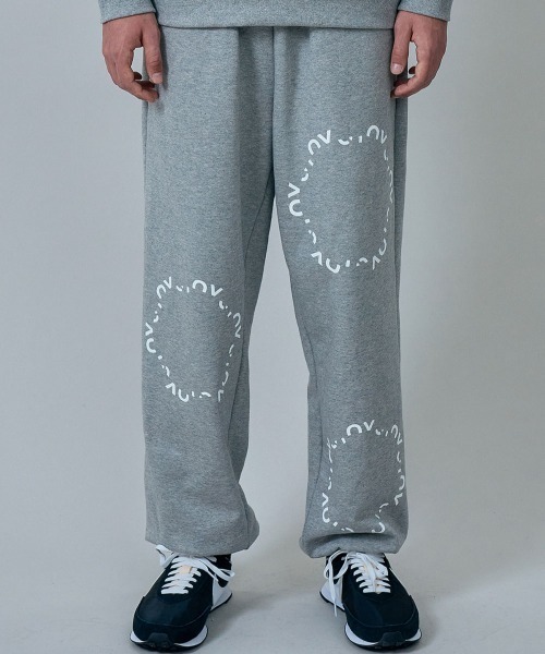 OY（オーワイ）の「『OY/オーワイ』ROUND LOGO JOGGER PANTS/ラウンドロゴジョガーパンツ（その他パンツ・メンズ・ホワイト/ブラック/グレー/グリーン・FREE）」の18枚目の写真