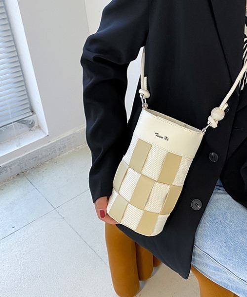 MANGROVE(マングローブ)の「マルチカラーバケットバック(ショルダーバッグ・レディース・グリーン/ホワイト/ベージュ・FREE)」の7枚目の写真