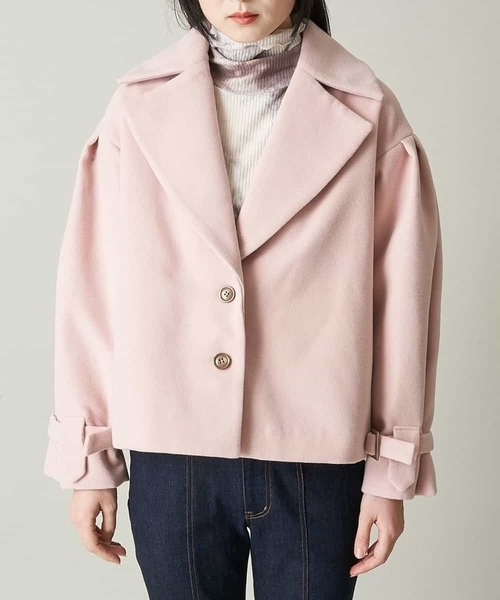 A de a.v.v（アードアー・ヴェ・ヴェ）の「フェイクウール袖ボリュームショートアウター（チェスターコート・レディース・カーキ/ライトピンク/ブラック・38/36）」の3枚目の写真