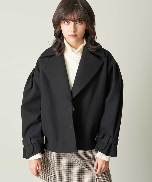 A de a.v.v（アードアー・ヴェ・ヴェ）の「フェイクウール袖ボリュームショートアウター（チェスターコート・レディース・カーキ/ライトピンク/ブラック・38/36）」の18枚目の写真