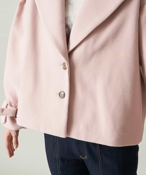 A de a.v.v（アードアー・ヴェ・ヴェ）の「フェイクウール袖ボリュームショートアウター（チェスターコート・レディース・カーキ/ライトピンク/ブラック・38/36）」の8枚目の写真