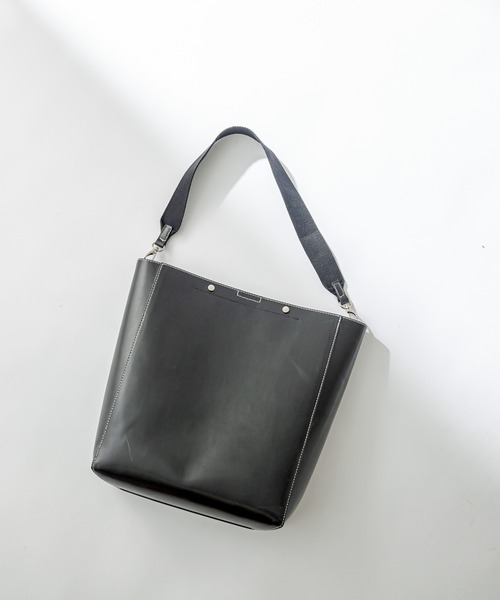 mystic(ミスティック)の「ベルトハンドルステッチトート(ショルダーバッグ・レディース・ブラック/アイボリー・ONE SIZE)」の1枚目の写真