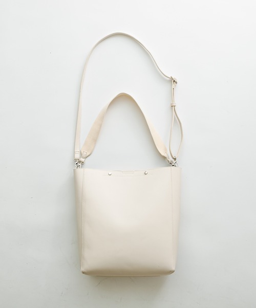 mystic(ミスティック)の「ベルトハンドルステッチトート(ショルダーバッグ・レディース・ブラック/アイボリー・ONE SIZE)」の6枚目の写真