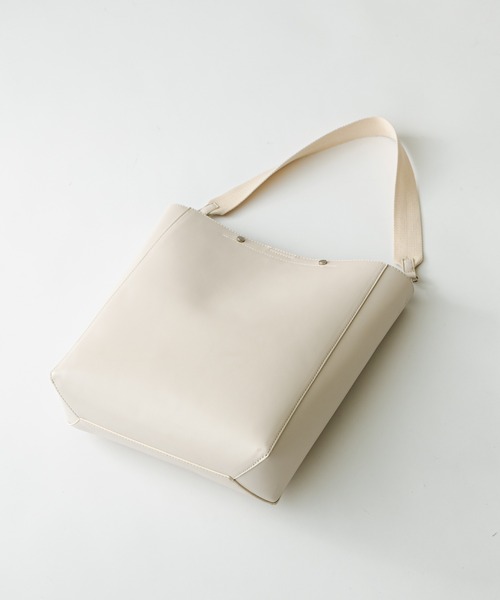 mystic(ミスティック)の「ベルトハンドルステッチトート(ショルダーバッグ・レディース・ブラック/アイボリー・ONE SIZE)」の11枚目の写真