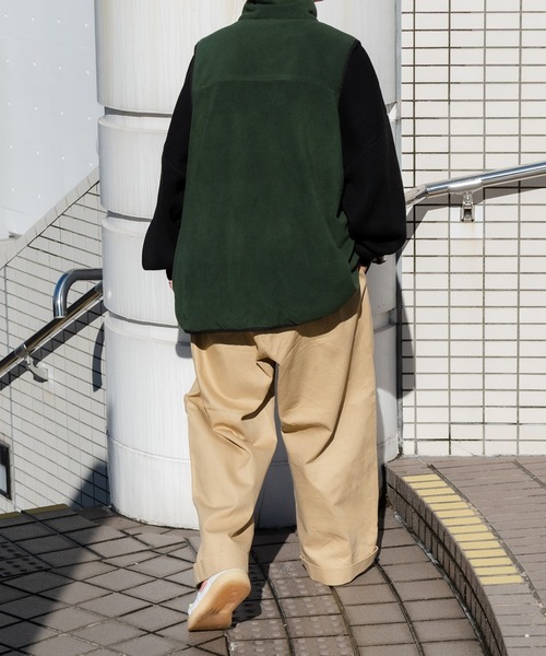 Perushu(ペルーシュ)の「オーバーサイズフリースベスト(その他アウター・メンズ・ダークブラウン/レッド/イエロー/グリーン・MEDIUM/LARGE)」の10枚目の写真