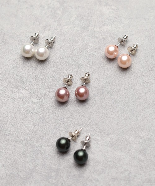 MUSES(ミューズ)の「『MUSES』オーバル淡水パールピアス(ピアス(両耳用)・レディース・ホワイト/ブラック/ピンク/ラベンダー・FREE)」の5枚目の写真