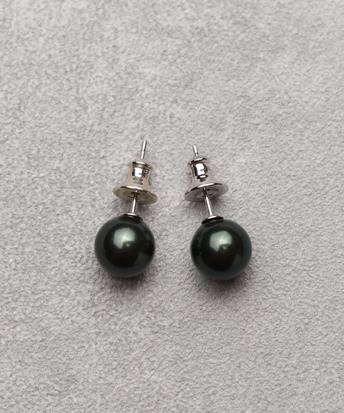 MUSES(ミューズ)の「『MUSES』オーバル淡水パールピアス(ピアス(両耳用)・レディース・ホワイト/ブラック/ピンク/ラベンダー・FREE)」の7枚目の写真