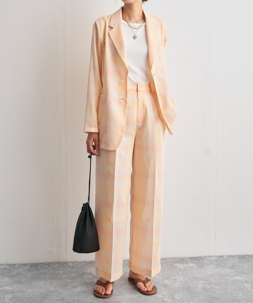 audrey and john wad(オードリーアンドジョンワッド)の「シアーオンブレーチェックセンタープレスワイドパンツ(その他パンツ・レディース・オレンジ/グレイッシュベージュ・S/M)」の6枚目の写真