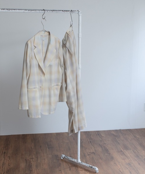 audrey and john wad(オードリーアンドジョンワッド)の「シアーオンブレーチェックセンタープレスワイドパンツ(その他パンツ・レディース・オレンジ/グレイッシュベージュ・S/M)」の9枚目の写真