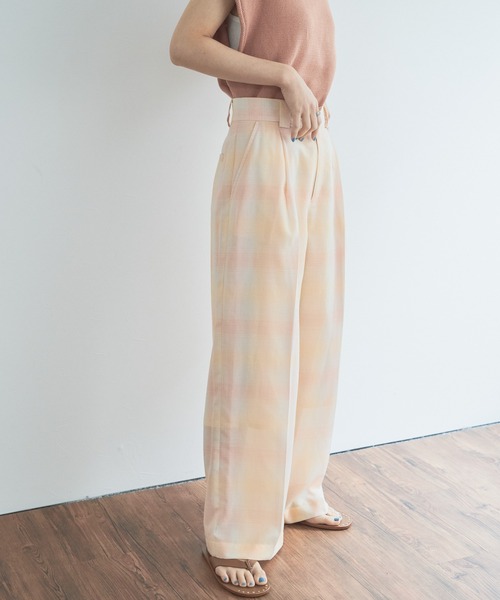 audrey and john wad(オードリーアンドジョンワッド)の「シアーオンブレーチェックセンタープレスワイドパンツ(その他パンツ・レディース・オレンジ/グレイッシュベージュ・S/M)」の16枚目の写真