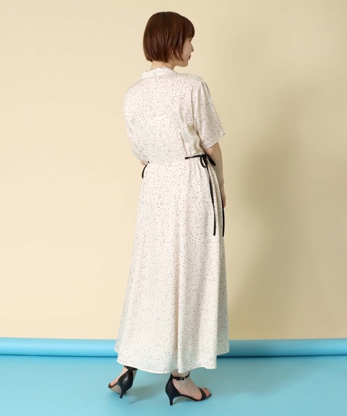 Jines(ジネス)の「【WEB限定/一部店舗】ドット柄開襟ワンピース(ワンピース・レディース・アイボリー/ブラック・FREE)」の13枚目の写真