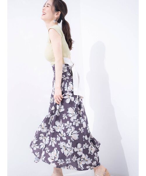 MERCURYDUO(マーキュリーデュオ)の「フラワーハイウエストタックスカート(スカート・レディース・イエロー/グリーン/パープル・SMALL/MEDIUM)」の12枚目の写真