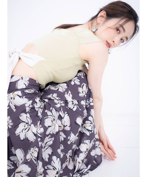 MERCURYDUO(マーキュリーデュオ)の「フラワーハイウエストタックスカート(スカート・レディース・イエロー/グリーン/パープル・SMALL/MEDIUM)」の13枚目の写真