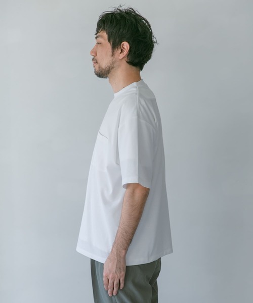 URBAN RESEARCH DOORS（アーバンリサーチドアーズ）の「ポンチBig Tシャツ（Tシャツ/カットソー・メンズ・スミクロ/ブルー系その他/ホワイト・42/40）」の6枚目の写真