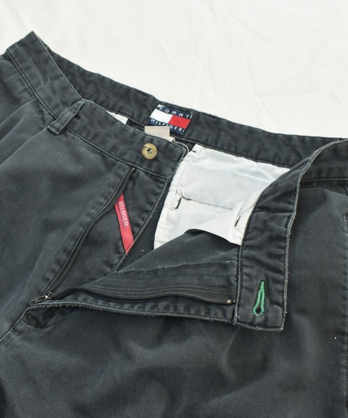 TOMMY HILFIGER（トミーヒルフィガー）の「【ヴィンテージ古着】90's TOMMY HILFIGER / トミーヒルフィガー チノパンツ（チノパンツ・メンズ・ブラック・33）」の4枚目の写真