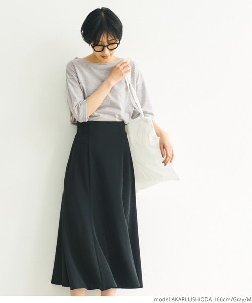 coca(coca)(コカ)の「長さ選べるミニ裏毛ボートネックトップス(Tシャツ/カットソー・レディース・グレー/ブラック・L/M)」の10枚目の写真