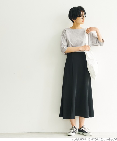 coca(coca)(コカ)の「長さ選べるミニ裏毛ボートネックトップス(Tシャツ/カットソー・レディース・グレー/ブラック・L/M)」の9枚目の写真
