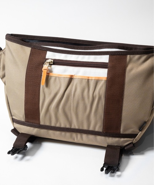 MAKAVELIC(マキャベリック)の「MAKAVELIC/マキャベリック/COSMICDAYS MESSENGER BAG(メッセンジャーバッグ・メンズ・ブラック/マルチ/ホワイト/ダークネイビー・FREE)」の11枚目の写真