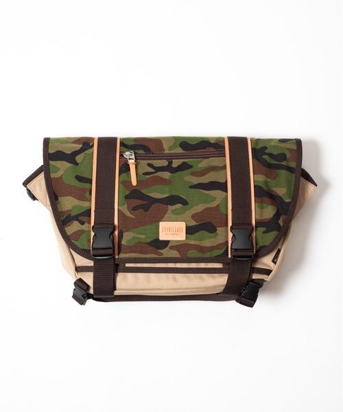 MAKAVELIC(マキャベリック)の「MAKAVELIC/マキャベリック/COSMICDAYS MESSENGER BAG(メッセンジャーバッグ・メンズ・ブラック/マルチ/ホワイト/ダークネイビー・FREE)」の9枚目の写真