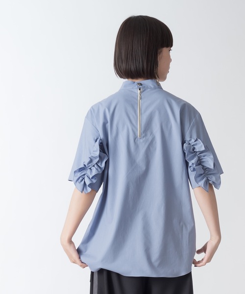 La SRIC（ラスリック）の「La SRIC / 半袖バックフリルBL（シャツ/ブラウス・レディース・ライトブルー/ベージュ/オフホワイト・38）」の5枚目の写真