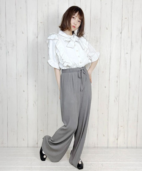 Clice de Paris(クリシェドゥパリス)の「K/プリーツパンツ(その他パンツ・レディース・ベージュ/ブラック/グレー・ONESIZE)」の3枚目の写真