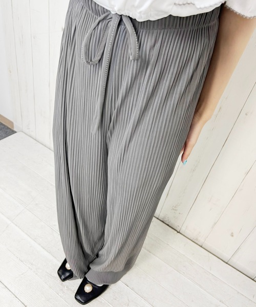 Clice de Paris(クリシェドゥパリス)の「K/プリーツパンツ(その他パンツ・レディース・ベージュ/ブラック/グレー・ONESIZE)」の20枚目の写真