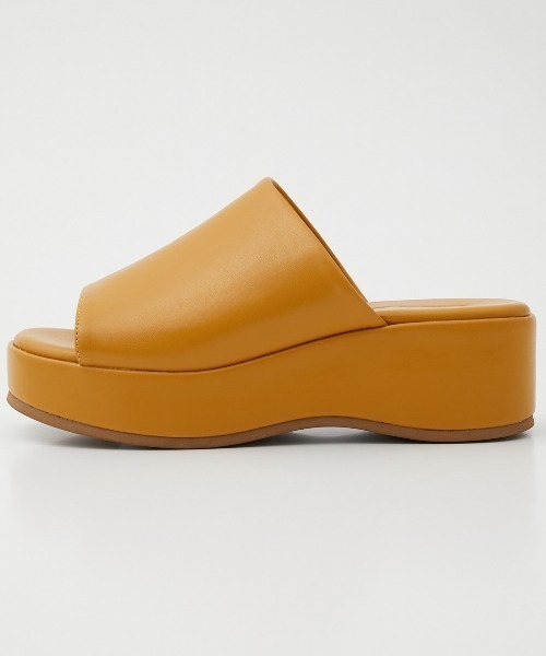 RODEO CROWNS WIDE BOWL(ロデオクラウンズワイドボウル)の「WEDGE SANDALS(サンダル・レディース・ブラック/イエロー系その他・MEDIUM/LARGE)」の4枚目の写真