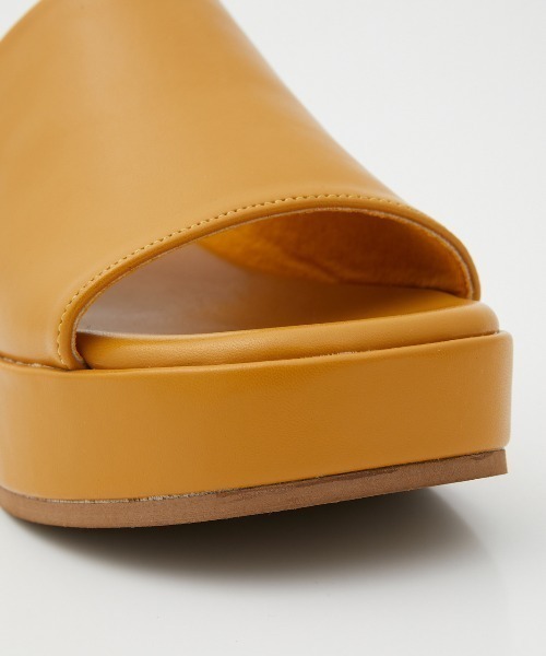 RODEO CROWNS WIDE BOWL(ロデオクラウンズワイドボウル)の「WEDGE SANDALS(サンダル・レディース・ブラック/イエロー系その他・MEDIUM/LARGE)」の12枚目の写真