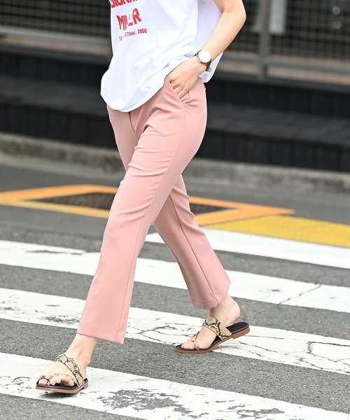 marjour(マージュール)の「CENTER PRESS PANTS(スラックス・レディース・ブラック/ピンク・M/L)」の1枚目の写真