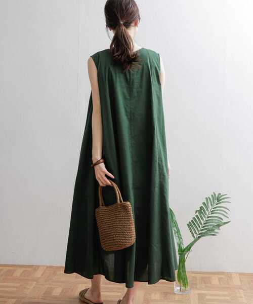 URBAN RESEARCH DOORS（アーバンリサーチドアーズ）の「コットンAラインノースリーブワンピース（ワンピース・レディース・パープル/ネイビー/グリーン・MEDIUM）」の16枚目の写真