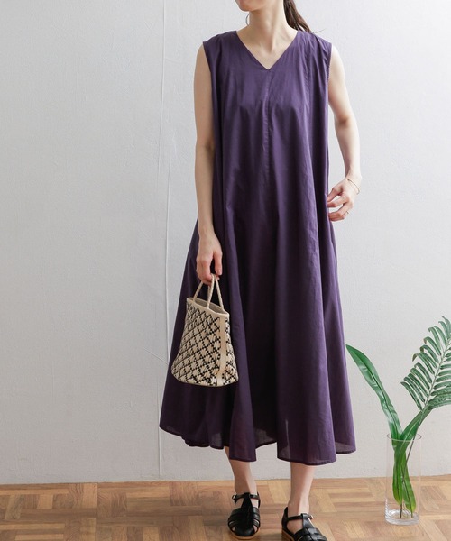 URBAN RESEARCH DOORS（アーバンリサーチドアーズ）の「コットンAラインノースリーブワンピース（ワンピース・レディース・パープル/ネイビー/グリーン・MEDIUM）」の18枚目の写真