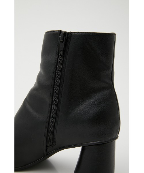SLY(スライ)の「MINIMAL ROUND TOE BOOTS ミニマル ラウンドトゥ ブーツ(ブーツ・レディース・ブラック/シルバー・SMALL/MEDIUM/LARGE)」の3枚目の写真