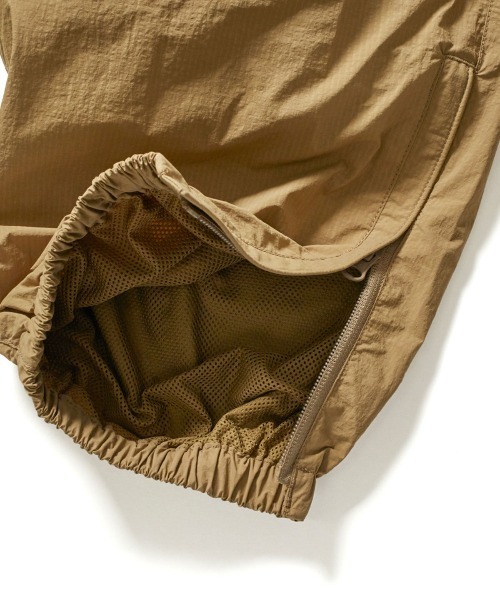 DAIWA PIER39（ダイワピア39）の「DAIWA PIER39 TECH WINDBREAKER PANTS ダイワ ピア39 パンツ（その他パンツ・メンズ・ブラック/ブラウン・SMALL/LARGE/MEDIUM）」の5枚目の写真