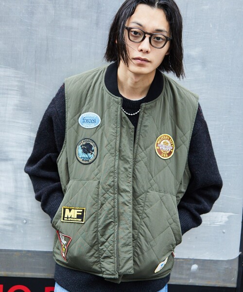 HINSON(ヒンソン)の「HINSON/ヒンソン ランダムワッペン 中綿ベスト(ベスト・メンズ・オリーブ/ブラック・LARGE/MEDIUM)」の3枚目の写真