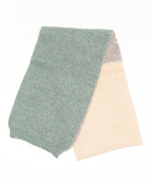 mimis（ミイーミイーズ）の「3トーン配色ニットマフラー（マフラー・レディース・ベージュ/グリーン・FREE）」の2枚目の写真