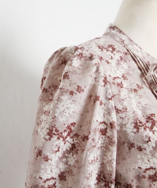 tocco closet(トッコ クローゼット)の「りぼん付きウエストシャーリングニュアンスフラワープリントプリーツワンピース(ワンピース・レディース・ピンク系その他/グレー・M)」の14枚目の写真