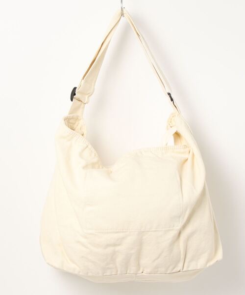 Revo.（レボ）の「大容量 ビッグサイズ キャンバス ショルダーバッグ / アジャスターベルト付き（ショルダーバッグ・レディース・カーキ/ブラック/アイボリー/レッド・FREE）」の8枚目の写真