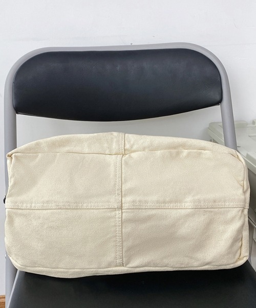 Revo.（レボ）の「大容量 ビッグサイズ キャンバス ショルダーバッグ / アジャスターベルト付き（ショルダーバッグ・レディース・カーキ/ブラック/アイボリー/レッド・FREE）」の19枚目の写真