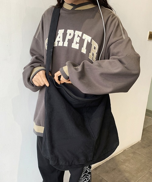 Revo.（レボ）の「大容量 ビッグサイズ キャンバス ショルダーバッグ / アジャスターベルト付き（ショルダーバッグ・レディース・カーキ/ブラック/アイボリー/レッド・FREE）」の5枚目の写真